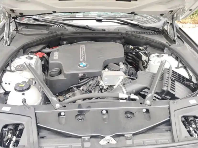 BMW 5 Series — миниатюра 8