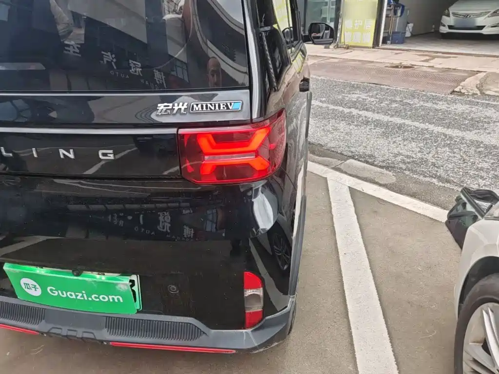 Wuling MINIEV — миниатюра 8