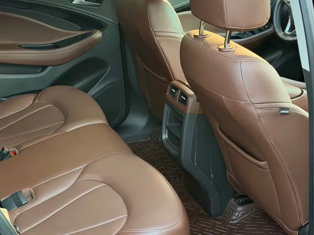 Buick Envision Plus — миниатюра 10