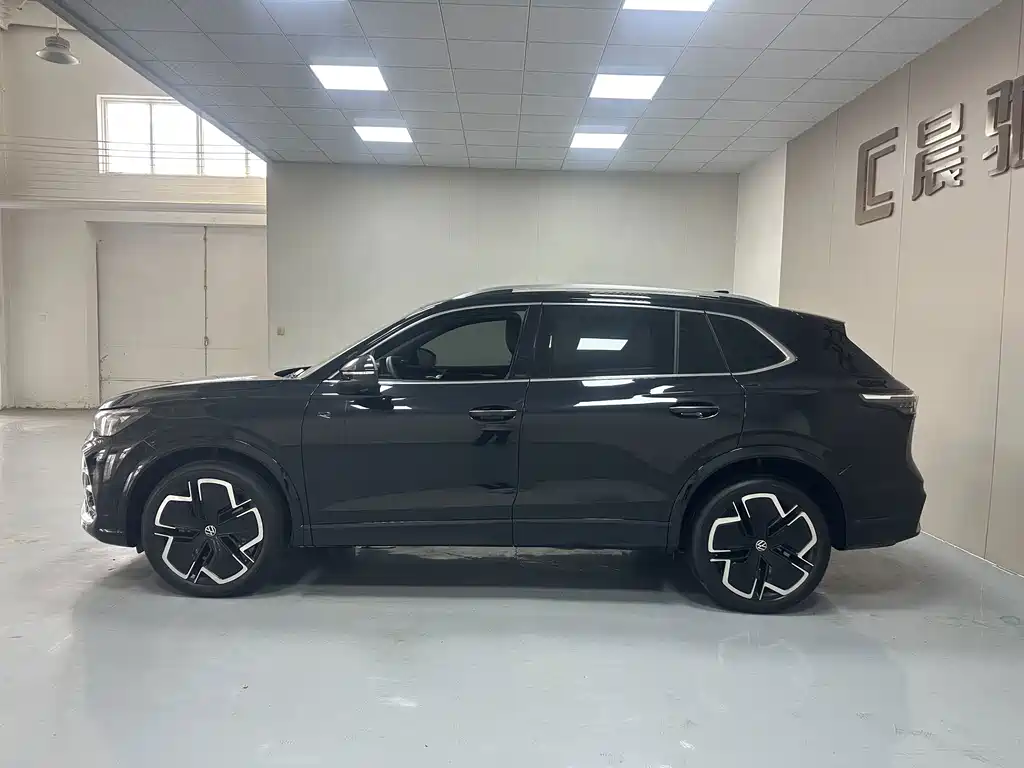 Volkswagen Tiguan L — миниатюра 8
