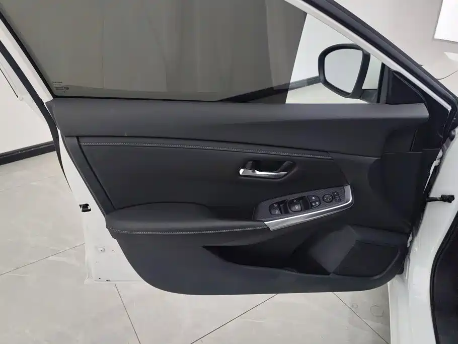 Nissan Sylphy — миниатюра 7