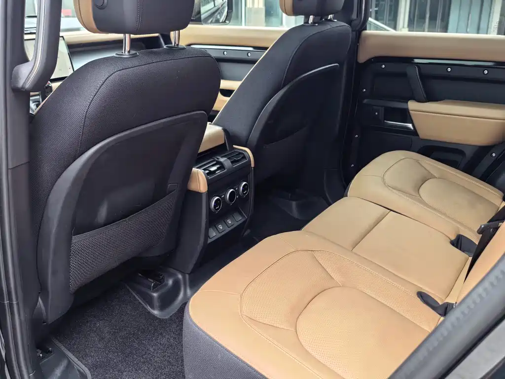 Land Rover Defender — миниатюра 17