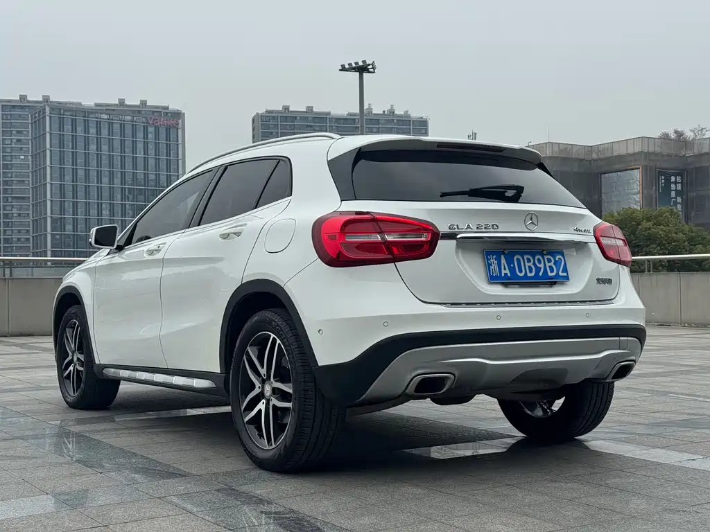 Mercedes-Benz GLA 2015 GLA 220 4MATIC Fashion