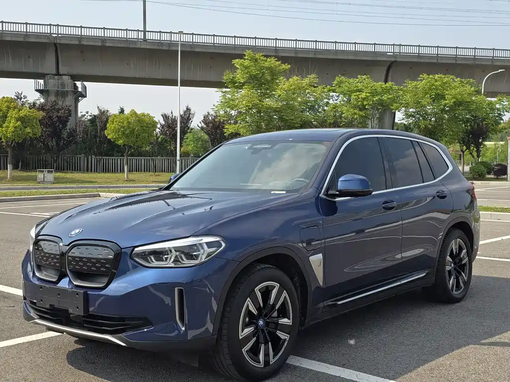 BMW iX3 2021