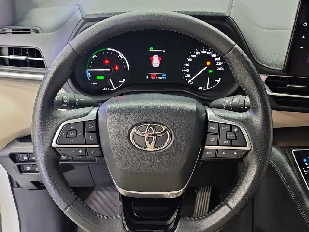Toyota Sienna — миниатюра 10