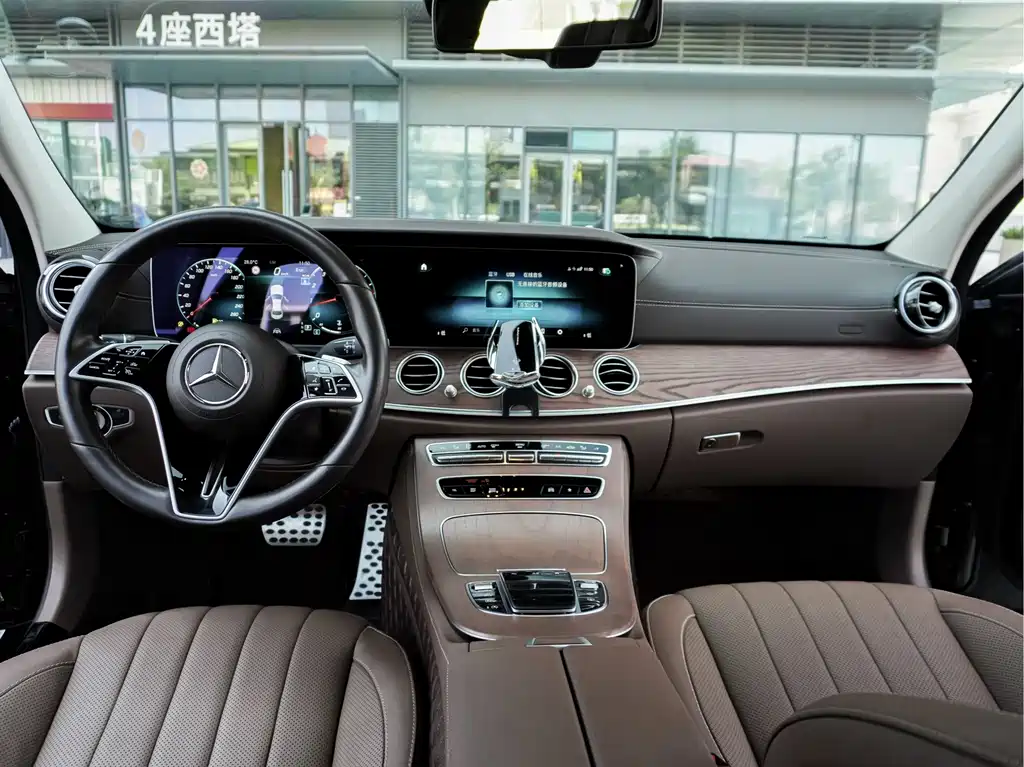 Mercedes-Benz E-Class — миниатюра 25