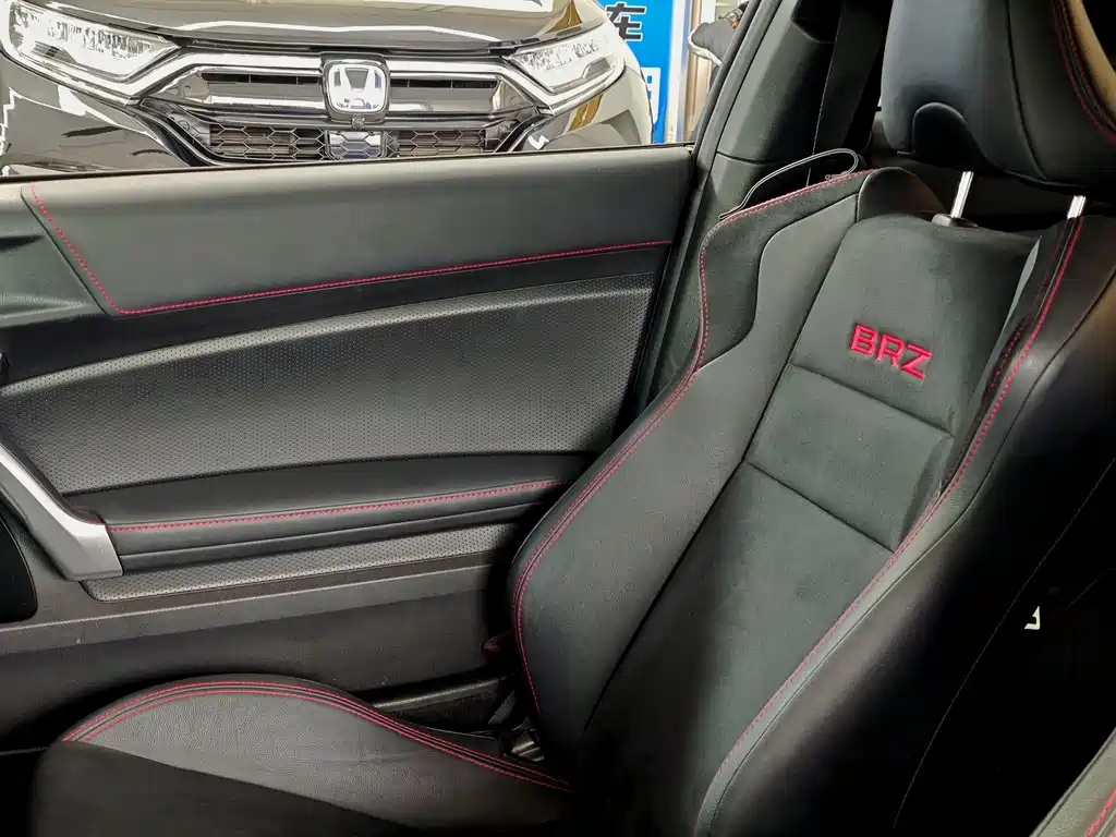 SUBARU BRZ
