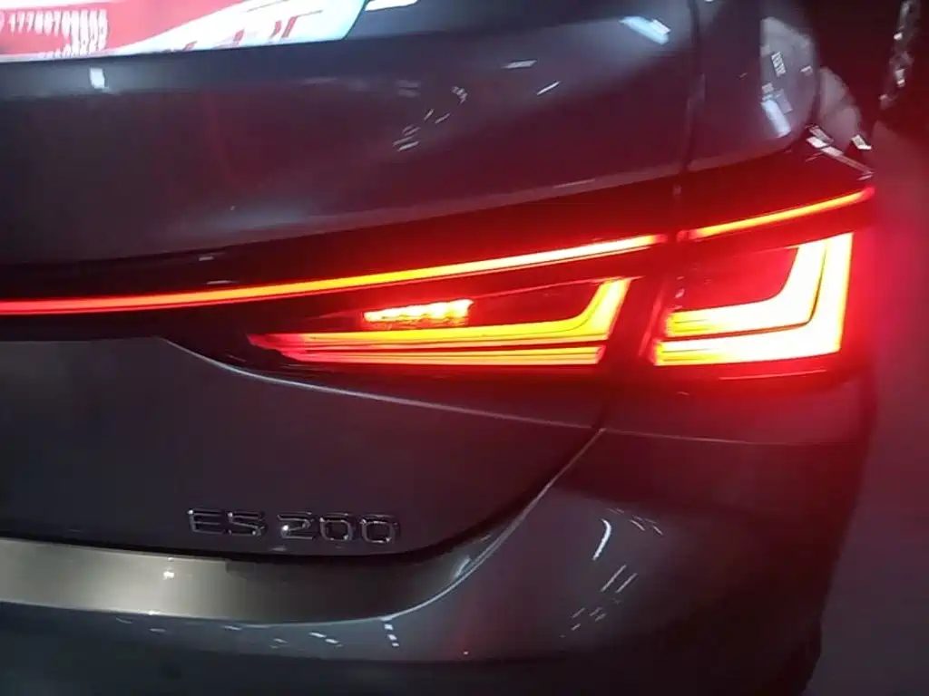 Lexus ES 2025 200 Premium