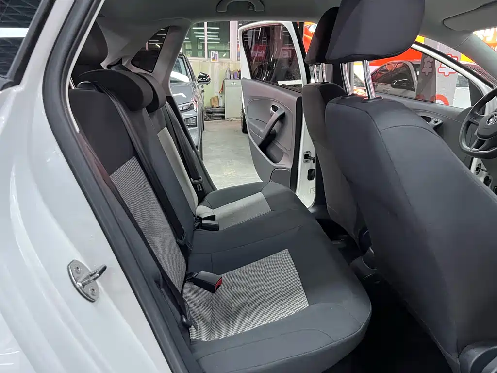 Volkswagen Polo — миниатюра 11