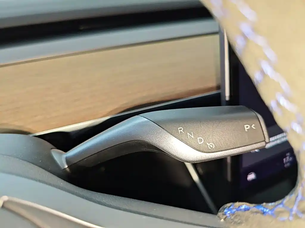 Tesla Model 3 — миниатюра 14