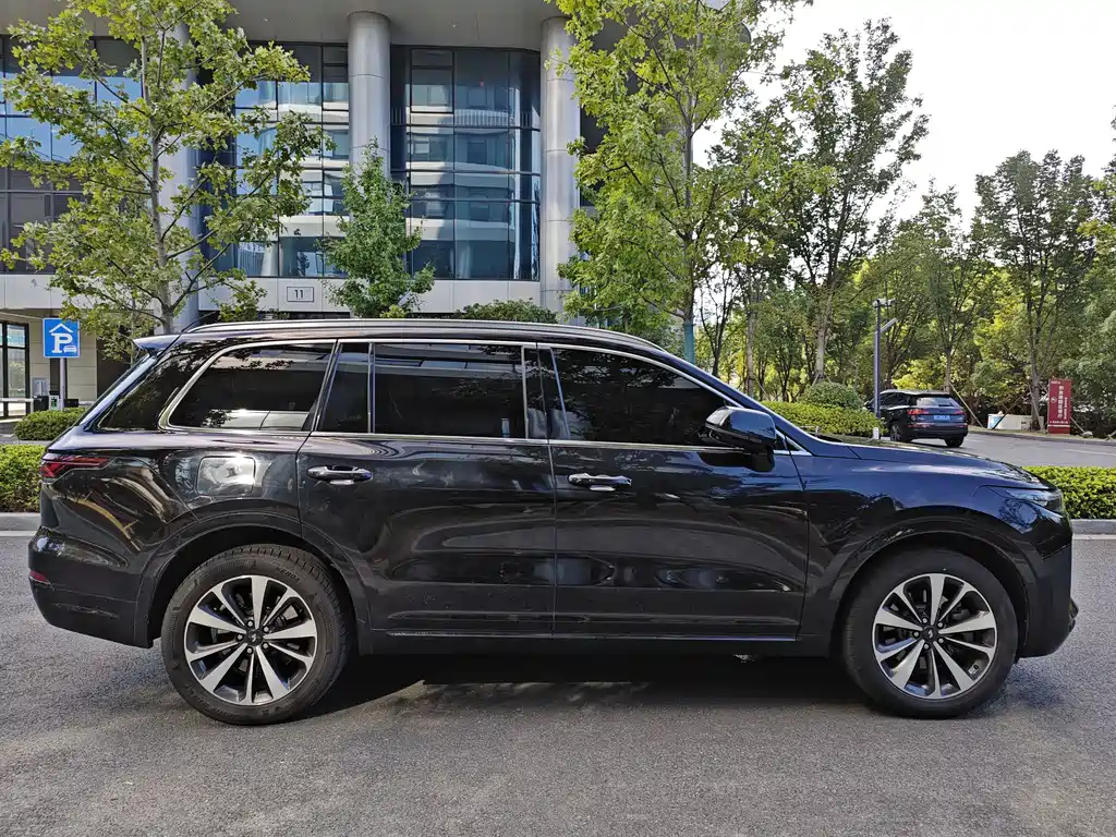 Li Auto Li ONE — миниатюра 8