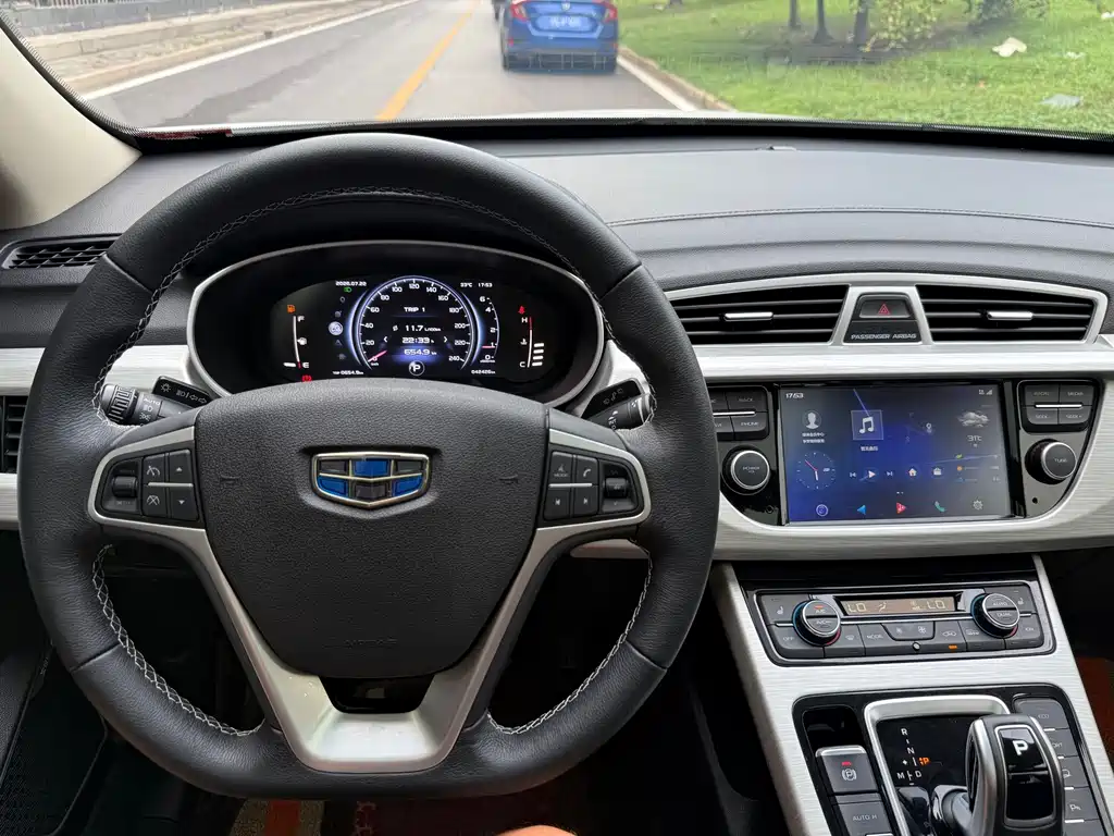 Geely Boyue 1.8TD DCT 2WD Connected Type 4G Connected Edition, фото 13