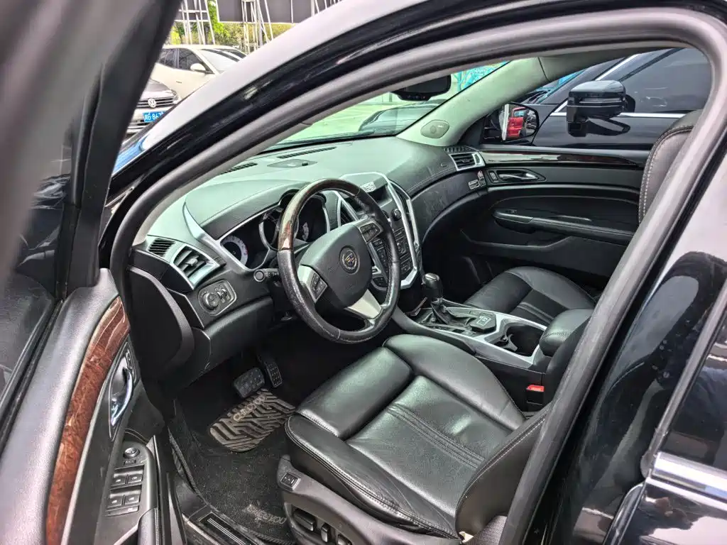 Cadillac SRX — миниатюра 8