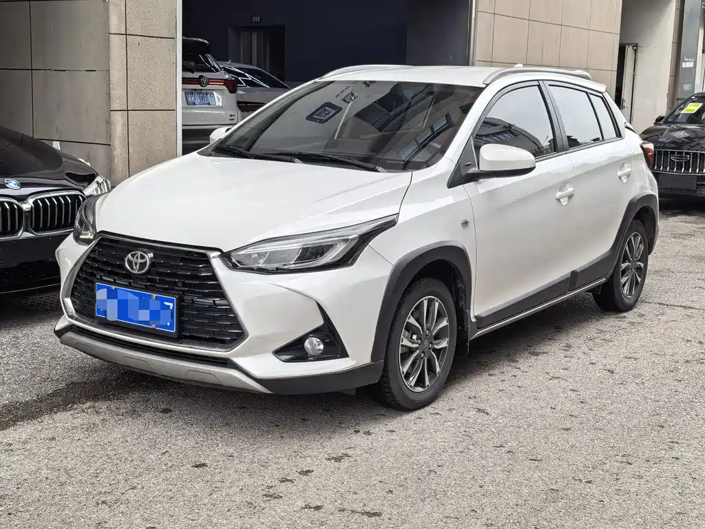 Toyota Yaris L 2021