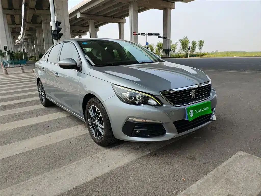 PEUGEOT  308