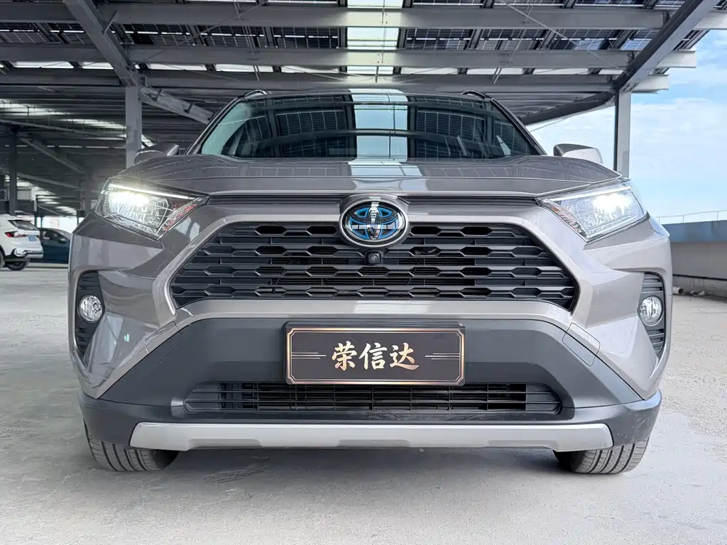Toyota RAV4 — миниатюра 2