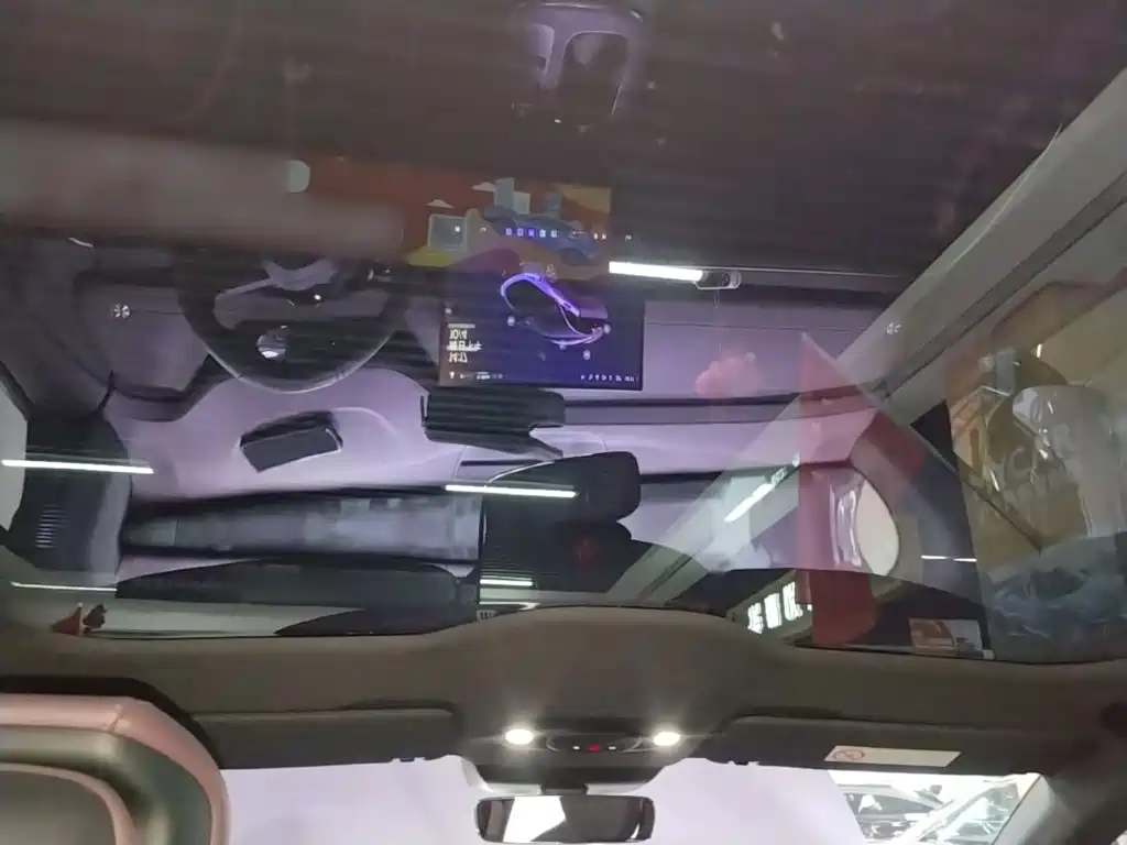 Xiaomi SU7 — миниатюра 18