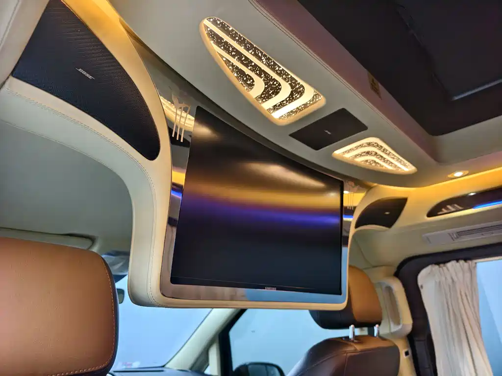 Mercedes-Benz Vito 2020 2.0T 7 мест