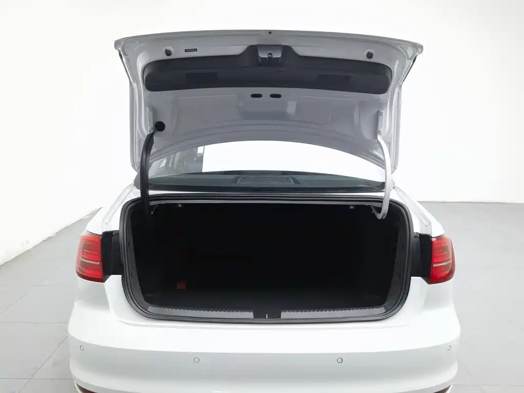 Volkswagen Sagitar — миниатюра 16