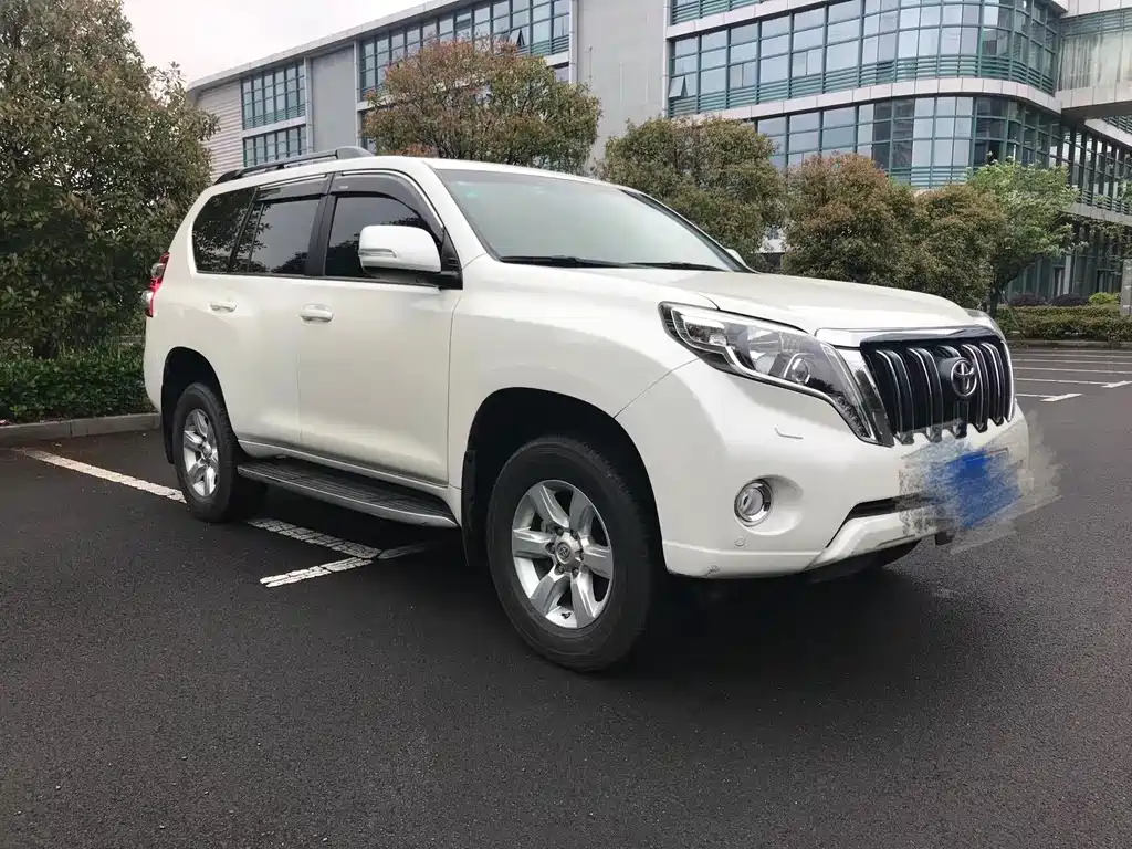 TOYOTA PRADO