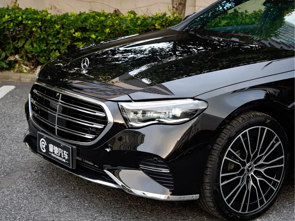Mercedes-Benz E-Class — миниатюра 7
