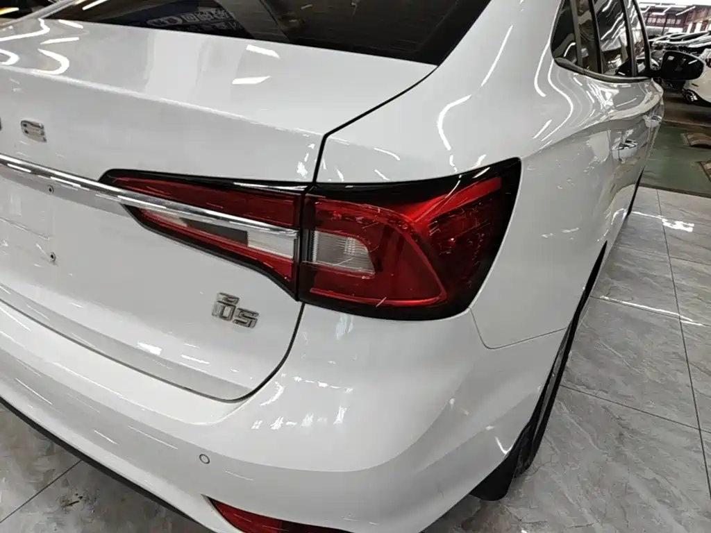 Roewe i5 — миниатюра 8