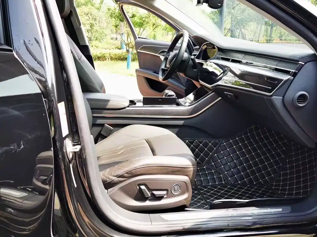 Audi A8 — миниатюра 7