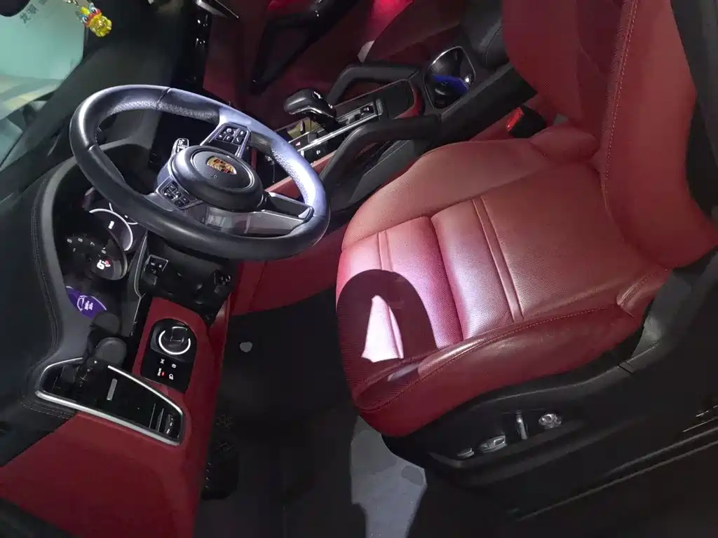 Porsche Cayenne — миниатюра 16