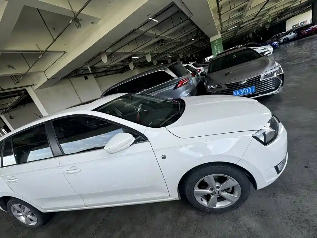 Skoda Rapid Spaceback — миниатюра 26