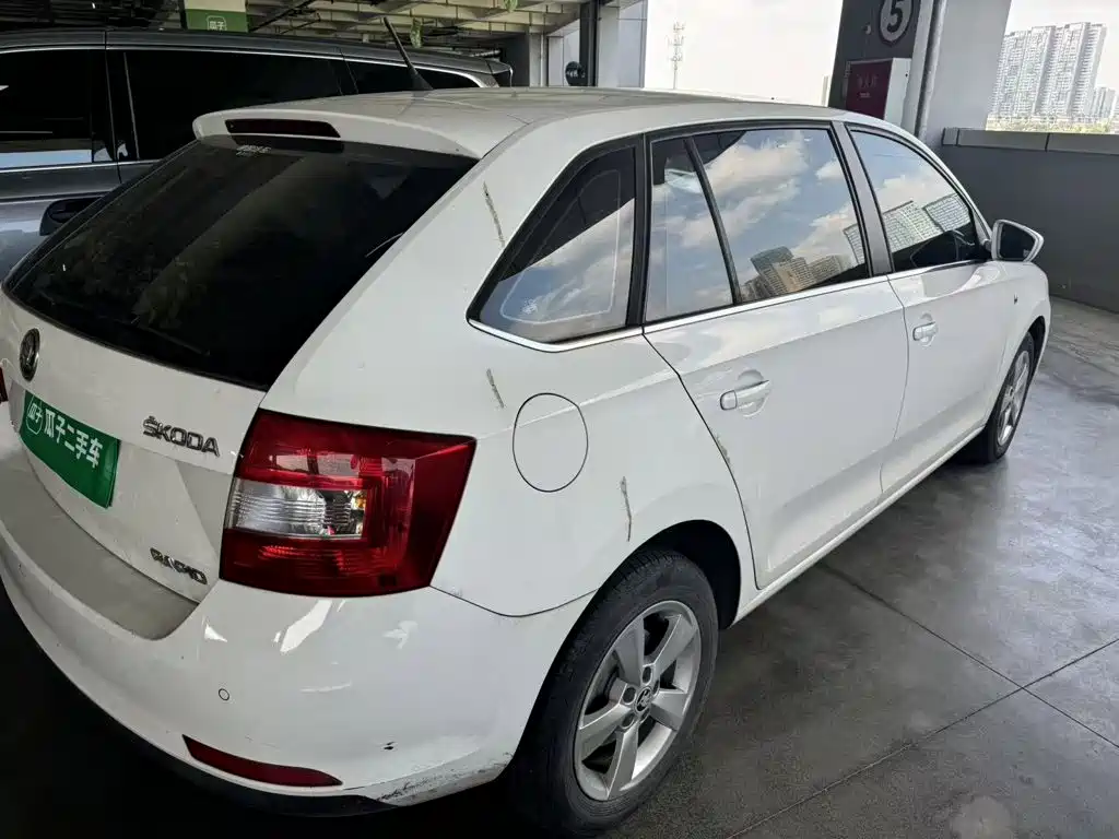 Skoda Rapid Spaceback — миниатюра 4