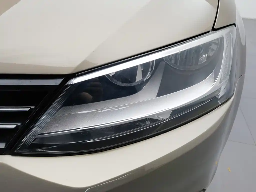 Volkswagen Sagitar — миниатюра 7