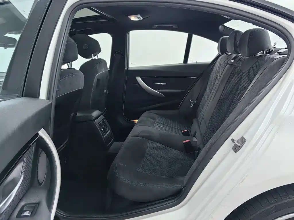 BMW 3 Series — миниатюра 15