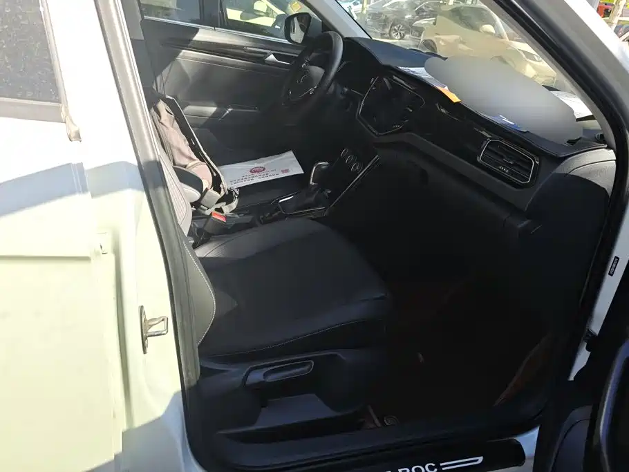 Volkswagen T-Roc — миниатюра 8