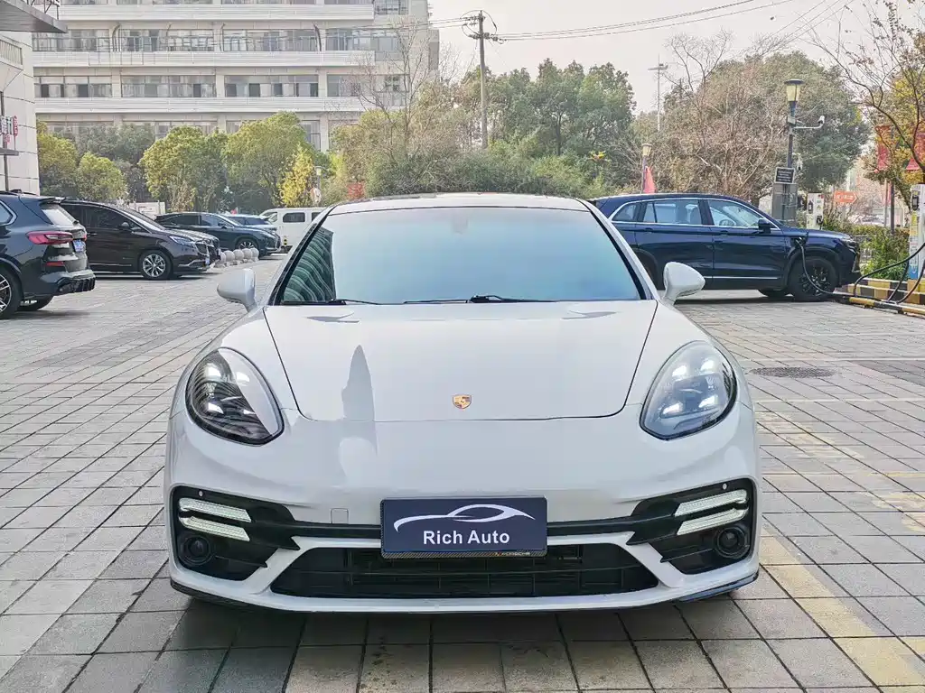 Porsche Panamera 2013 Panamera 4 Platinum Edition 3.6L