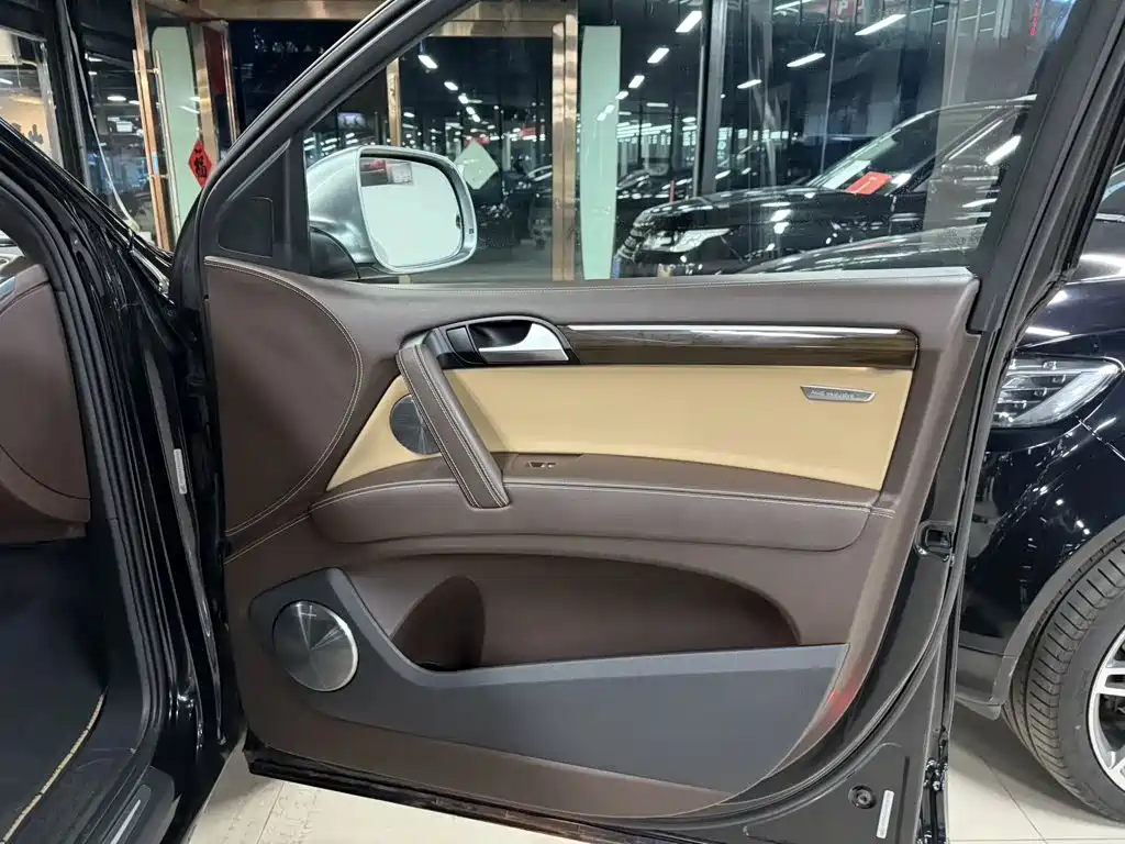 Audi Q7 — миниатюра 13