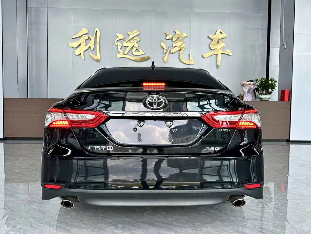 Toyota Camry — миниатюра 16