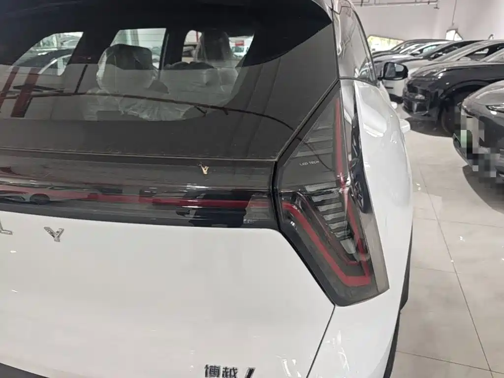 Geely Boyue L — миниатюра 8