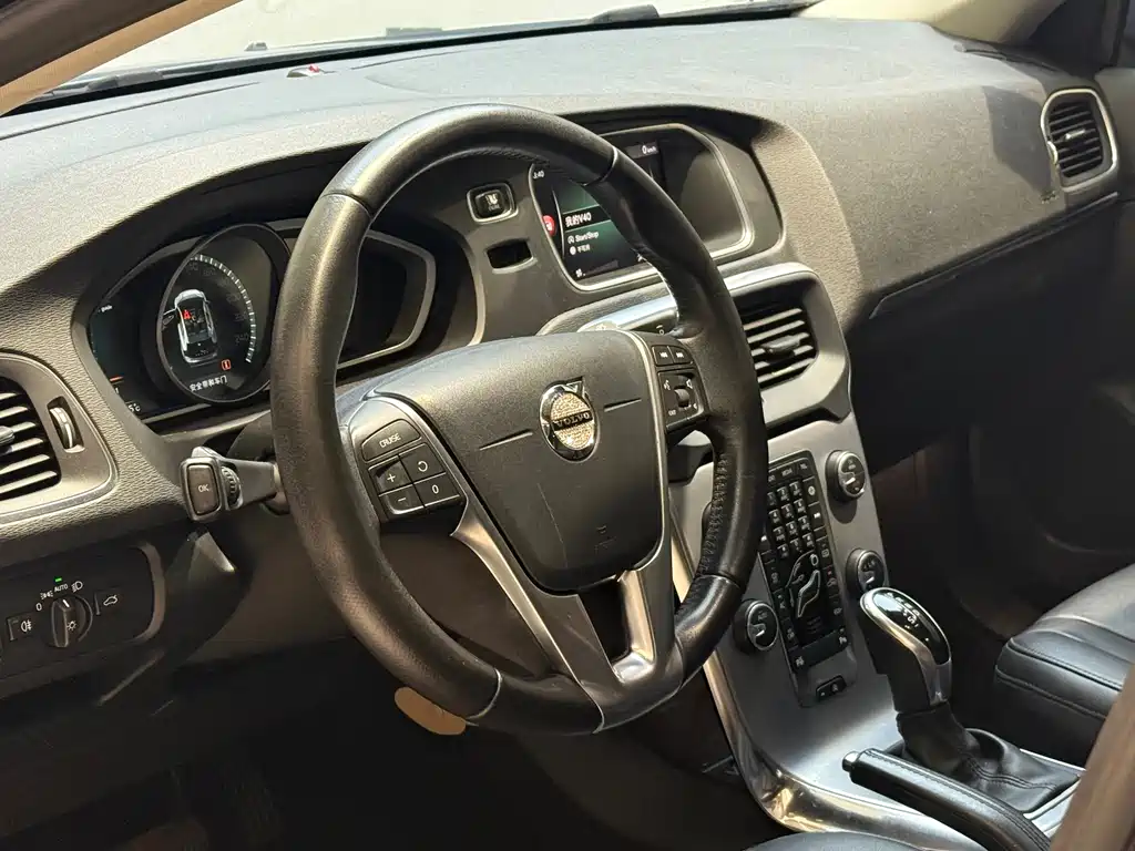 Volvo V40 2017 T3