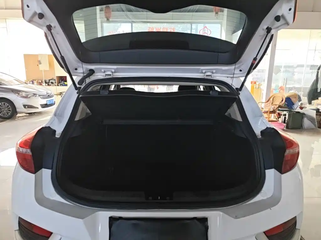 Geely Emgrand GS — миниатюра 19