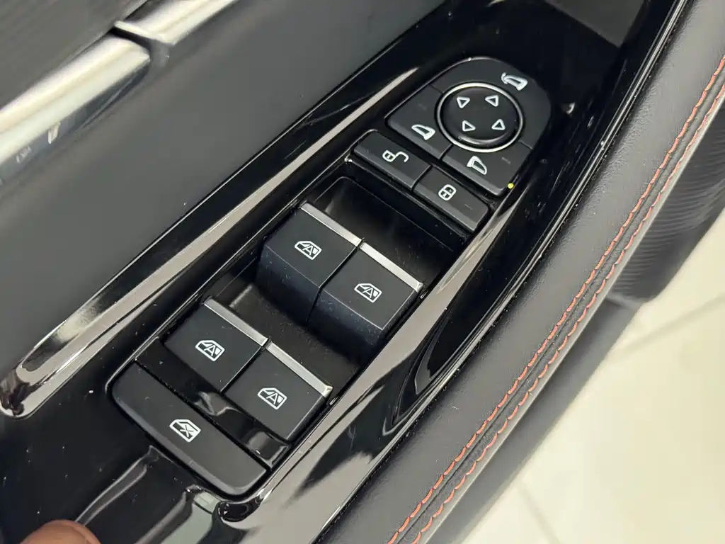 BYD PLUS New Energy — миниатюра 16