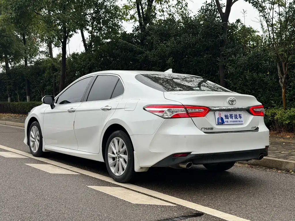 Toyota Camry — миниатюра 6
