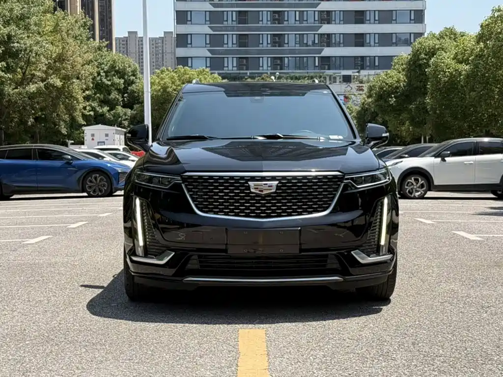 Cadillac XT6 2022 2.0T мест Luxury