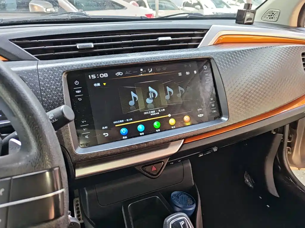 Geely Vision X1 — миниатюра 13