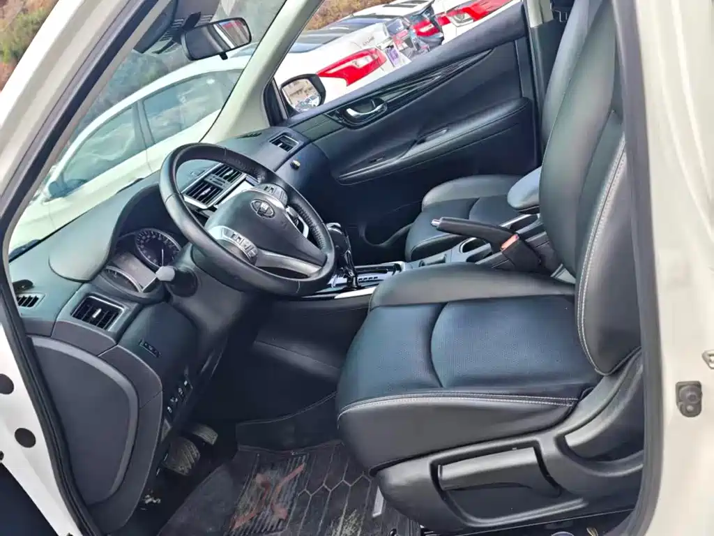 Nissan Tiida — миниатюра 3