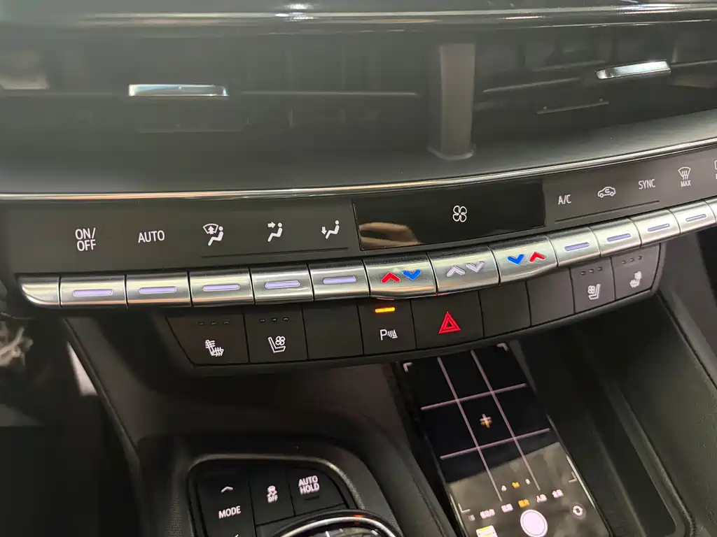 Cadillac CT5 — миниатюра 11