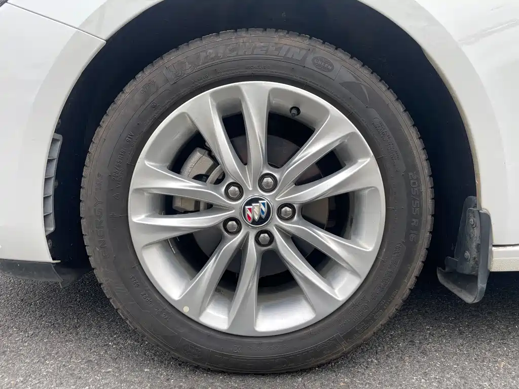 Buick Verano — миниатюра 11