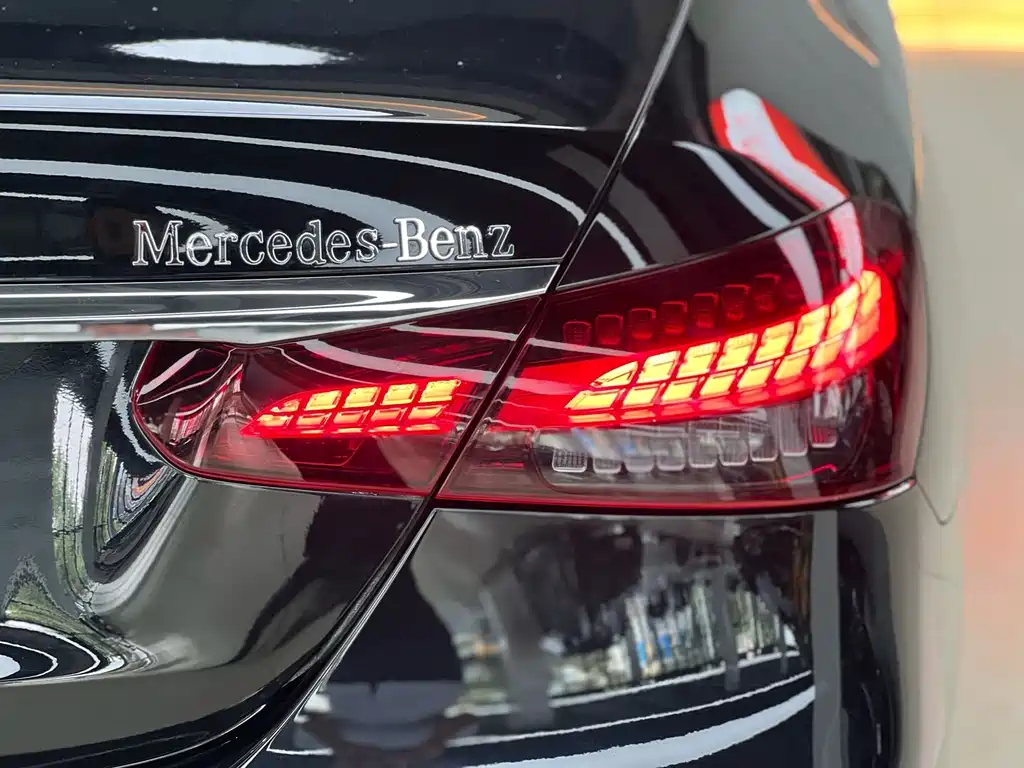 Mercedes-Benz E-Class — миниатюра 18