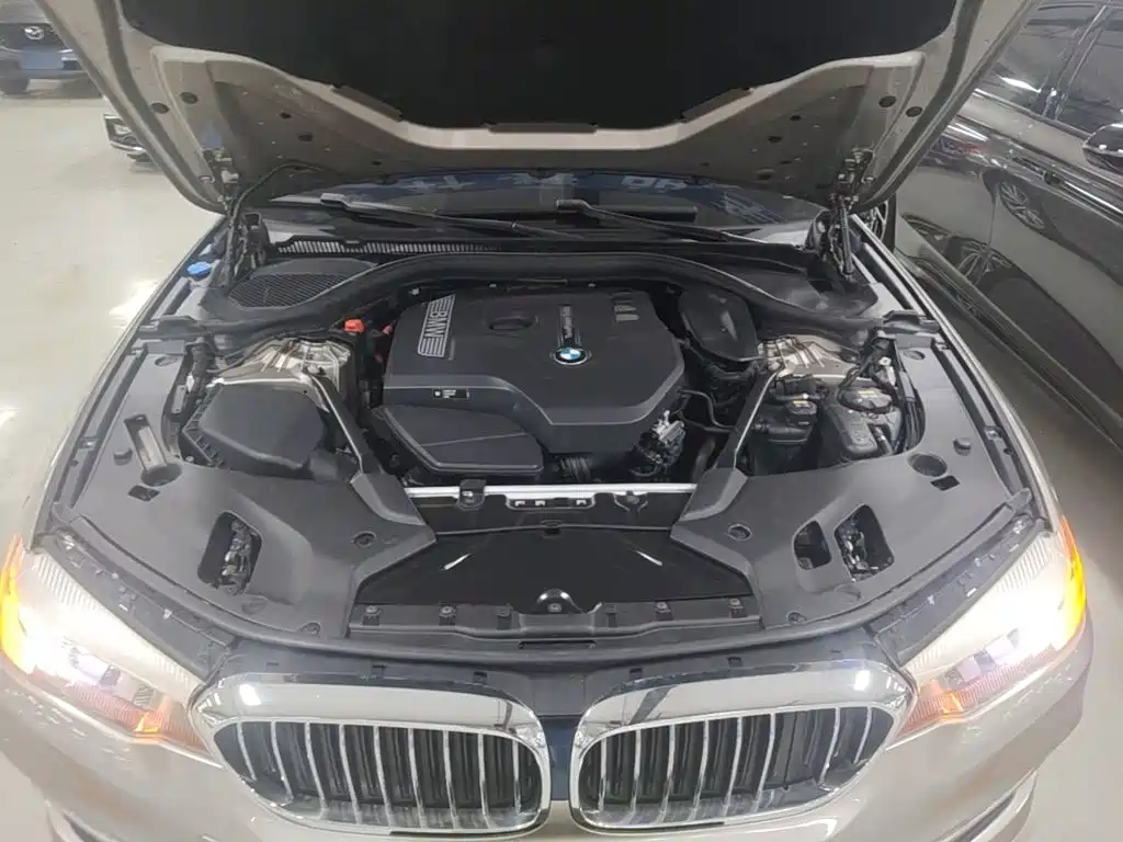 BMW 5 Series — миниатюра 20