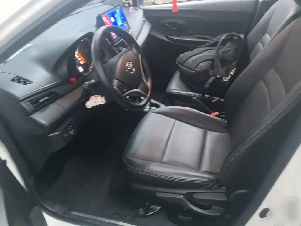 Toyota Yaris L — миниатюра 15