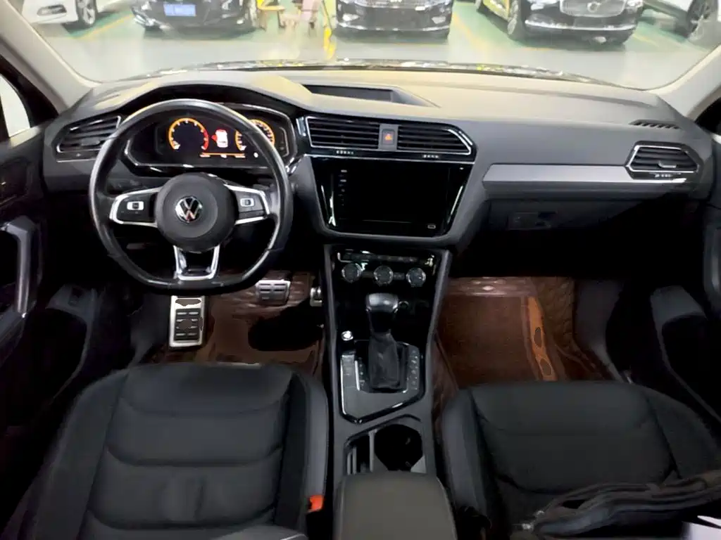Volkswagen Tiguan L — миниатюра 10